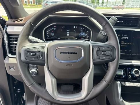 Used 2025 GMC Sierra 2500 Denali w/ Denali Reserve Package AWD/4WD image 17