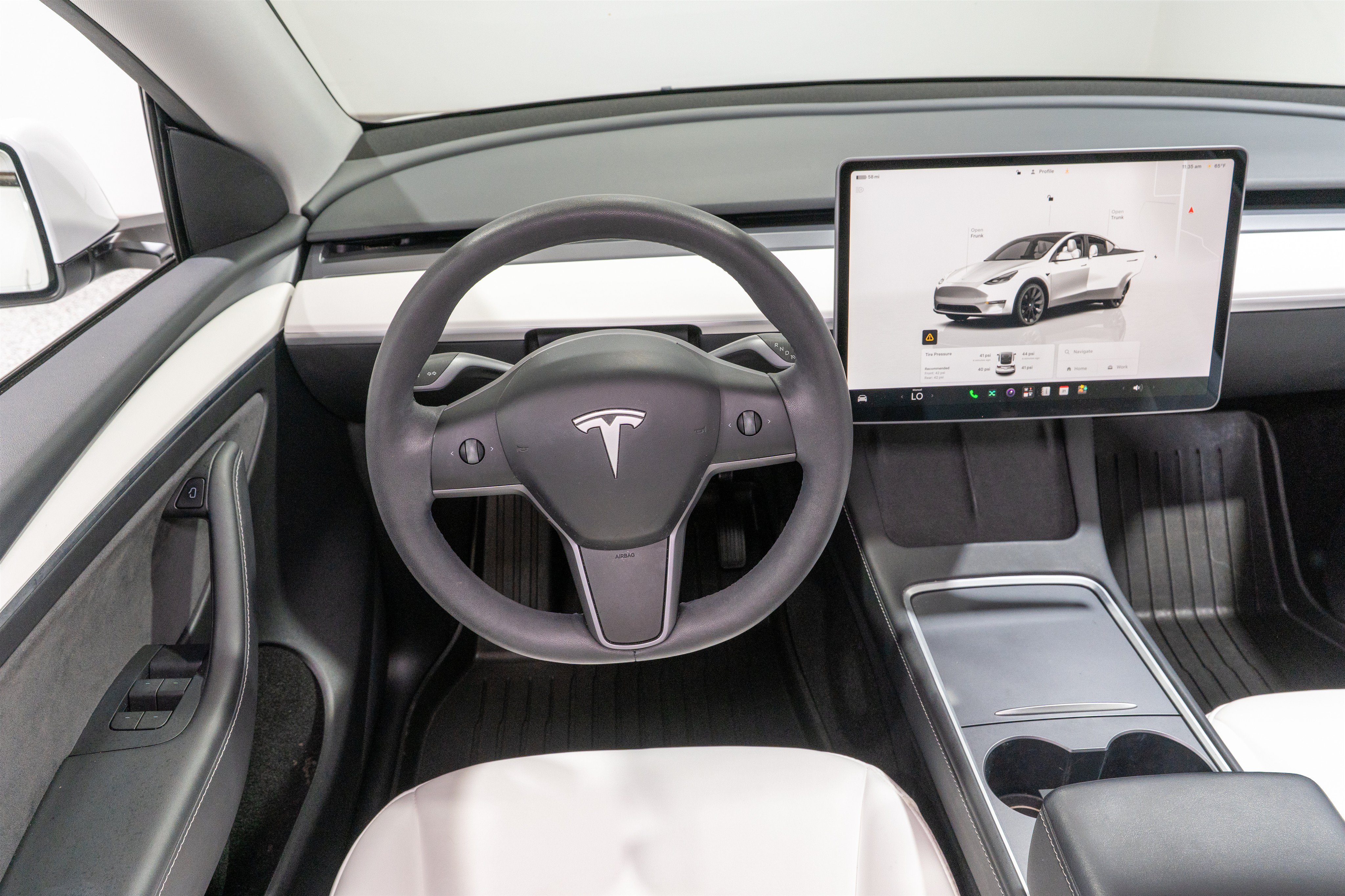 Used 2024 Tesla Model Y Long Range RWD image 11