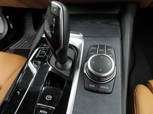 Used 2022 BMW 530i xDrive image 43