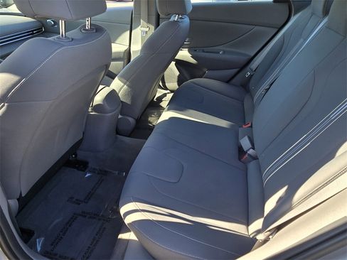 Certified 2022 Hyundai Elantra SEL image 11