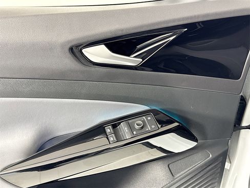 Used 2021 Volkswagen ID.4 Pro w/ ID.4 Protection Package image 19