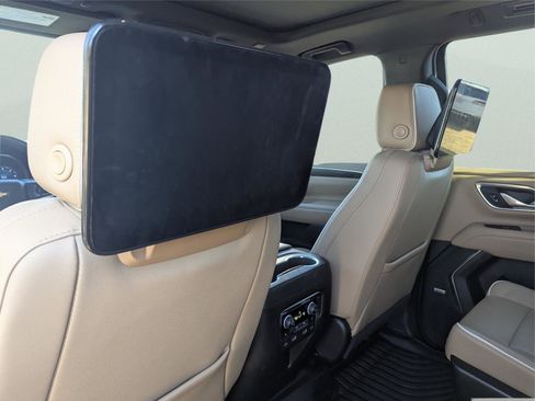 Used 2023 Chevrolet Tahoe Premier w/ Premium Package 2 image 17