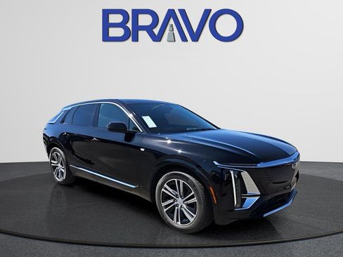 New 2024 Cadillac Lyriq Luxury image 3