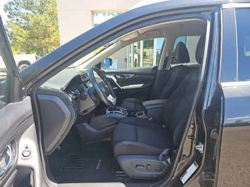 Used 2020 Nissan Rogue SV AWD/4WD image 9
