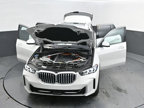 New 2026 BMW X5 xDrive50e image 59