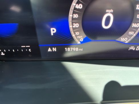 Certified 2023 Volkswagen Tiguan SE image 18