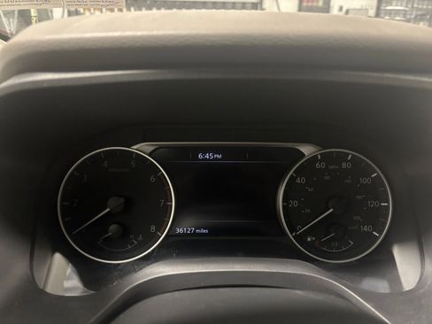 Used 2025 Nissan Rogue SV FWD image 42