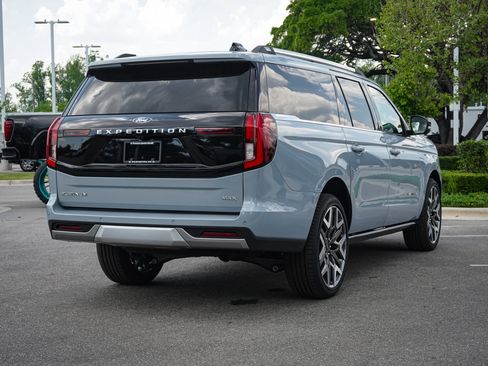 Used 2026 Ford Expedition Max Platinum w/ Platinum Ultimate Package AWD/4WD image 10
