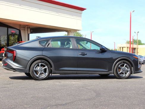 Used 2025 Kia K4 FWD image 3