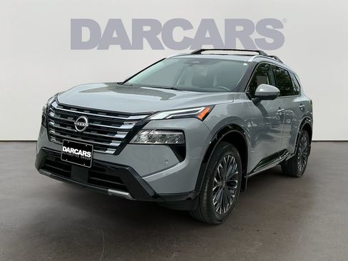 Used 2025 Nissan Rogue Platinum FWD image 3