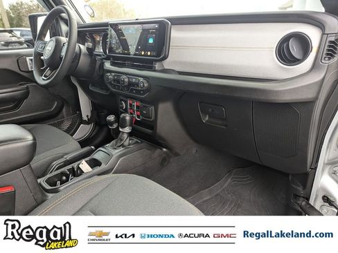 Used 2024 Jeep Wrangler Sport S image 9