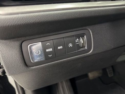 Used 2026 Chevrolet Traverse LT AWD/4WD image 11