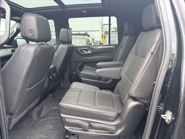 Used 2022 Chevrolet Suburban RST w/ Luxury Package AWD/4WD image 23