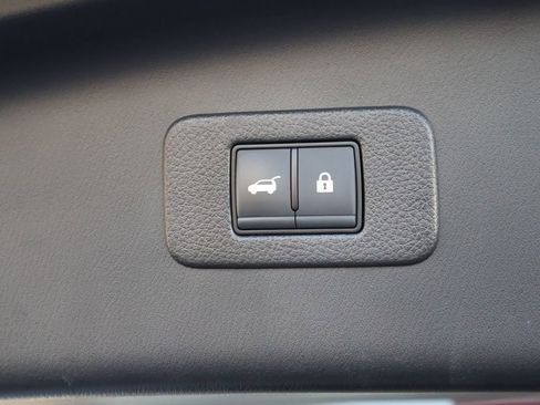 Used 2024 Nissan Armada SL w/ Captain's Chairs Package AWD/4WD image 12