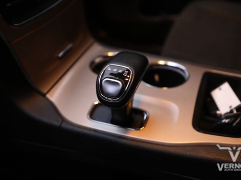 Used 2015 Jeep Grand Cherokee Laredo w/ Quick Order Package 23E image 16