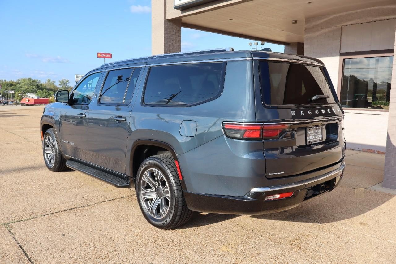 Used 2024 Jeep Wagoneer L Series II w/ Flexible Seating Group AWD/4WD image 3