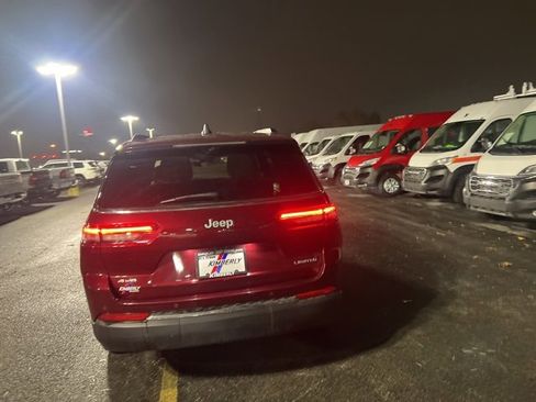 Used 2024 Jeep Grand Cherokee L Limited w/ Luxury Tech Group II image 4