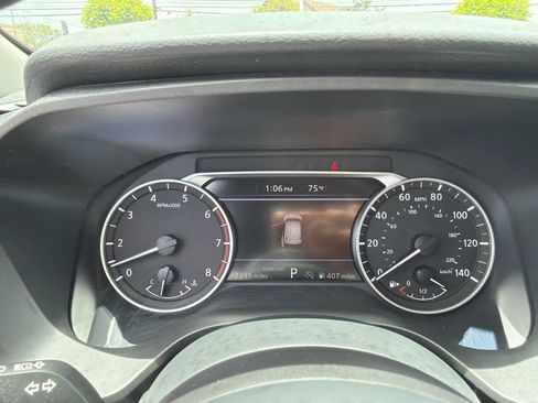 Used 2024 Nissan Rogue S FWD image 6