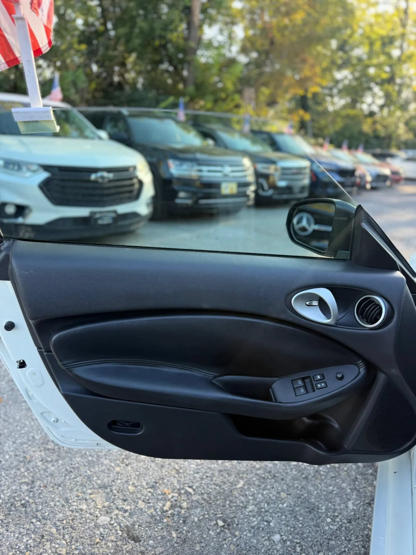 Used 2011 Nissan 370Z Coupe RWD image 9