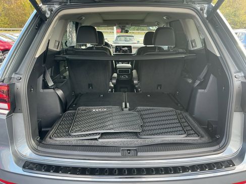 Certified 2025 Volkswagen Atlas SEL Premium R-Line image 17