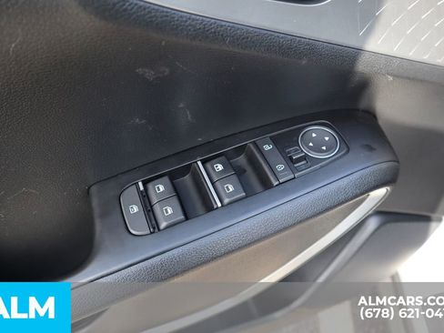 Used 2025 Kia Soul LX w/ LX Technology Package image 12