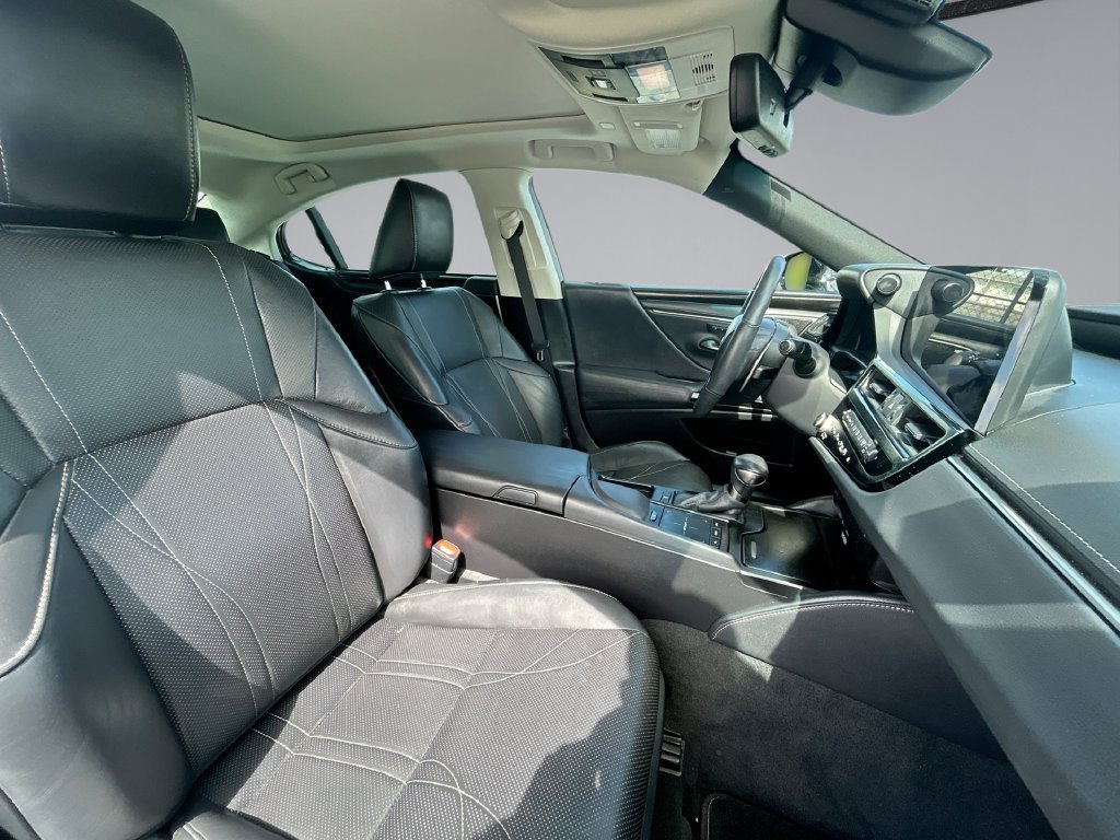 Used 2022 Lexus ES 350 Ultra Luxury w/ Accessory Package 2 FWD image 29