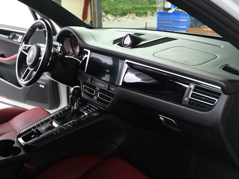 Used 2020 Porsche Macan S AWD/4WD image 27