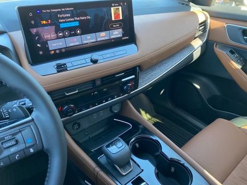 New 2026 Nissan Rogue Platinum w/ Platinum Premium Package image 17