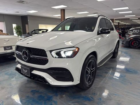 Used 2021 Mercedes-Benz GLE 350 4MATIC w/ AMG Line Exterior image 3
