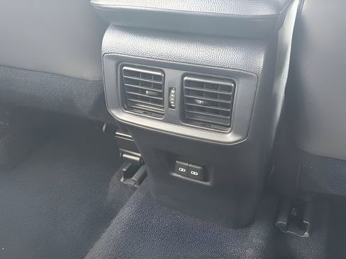 Used 2025 Toyota RAV4 XLE AWD/4WD image 17