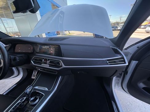 Used 2022 BMW X7 xDrive40i w/ M Sport Package AWD/4WD image 30