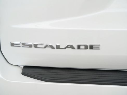 Used 2023 Cadillac Escalade V AWD/4WD image 18