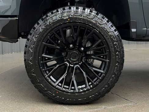 Used 2026 Chevrolet Silverado 1500 LT Trail Boss w/ LT Trail Boss Premium Package AWD/4WD image 12
