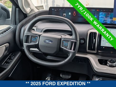 Certified 2025 Ford Expedition Active AWD/4WD image 21