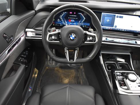 Used 2023 BMW 740i RWD image 15
