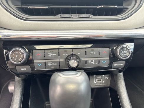 Used 2022 Jeep Compass Limited w/ Elite Group AWD/4WD image 16