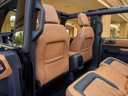 Used 2025 Ford Bronco Outer Banks AWD/4WD image 22