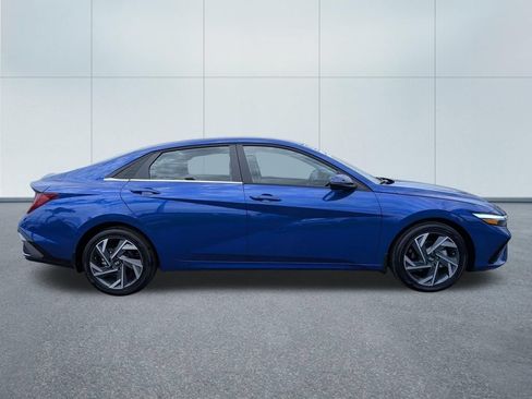 Certified 2026 Hyundai Elantra Limited FWD image 7