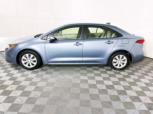 Used 2020 Toyota Corolla LE image 6