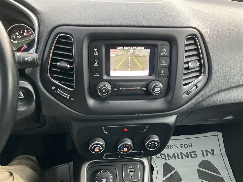 Used 2018 Jeep Compass Latitude AWD/4WD image 27