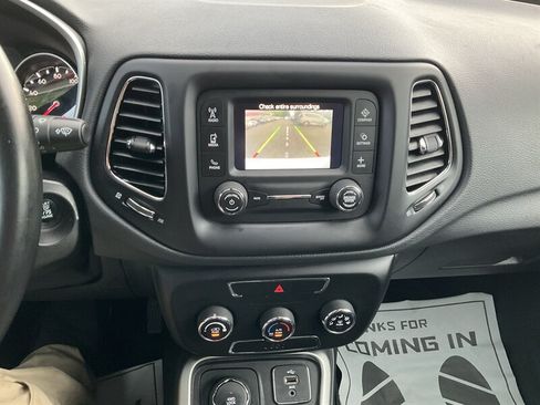Used 2018 Jeep Compass Latitude AWD/4WD image 27