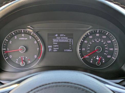 Used 2019 Kia Cadenza Premium image 19