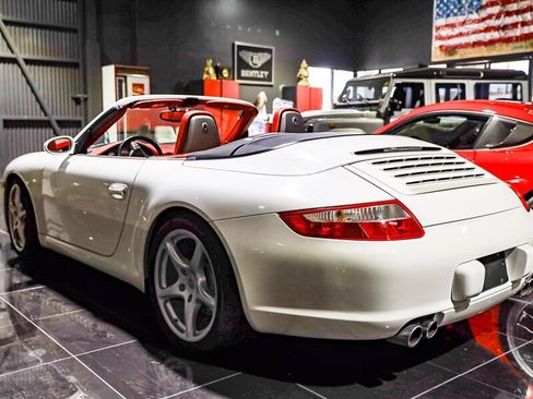 Used 2006 Porsche 911 Carrera S RWD image 5