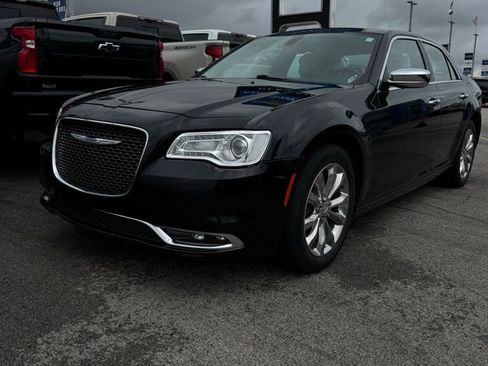 Used 2018 Chrysler 300 Limited AWD/4WD image 2