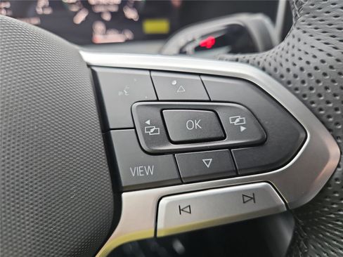 New 2026 Volkswagen Tiguan SE R-Line image 16