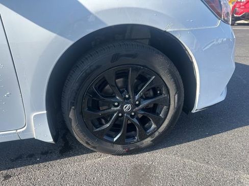 Used 2018 Nissan Sentra S w/ S Midnight Style Package image 9