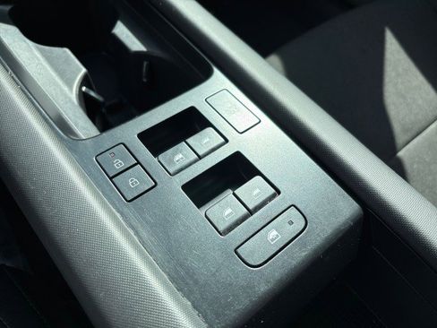 Used 2025 Hyundai Ioniq 6 SE image 24