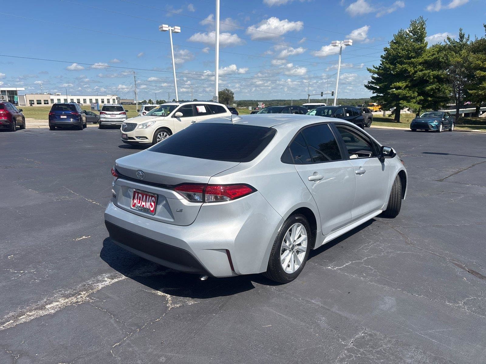 Used 2026 Toyota Corolla LE w/ LE Premium Package FWD image 10