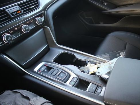 Used 2022 Honda Accord Sport image 11