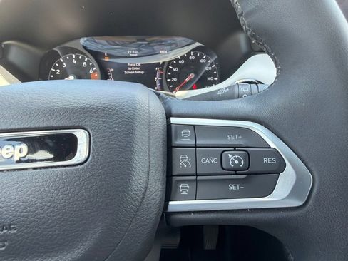 Used 2025 Jeep Compass Limited AWD/4WD image 25